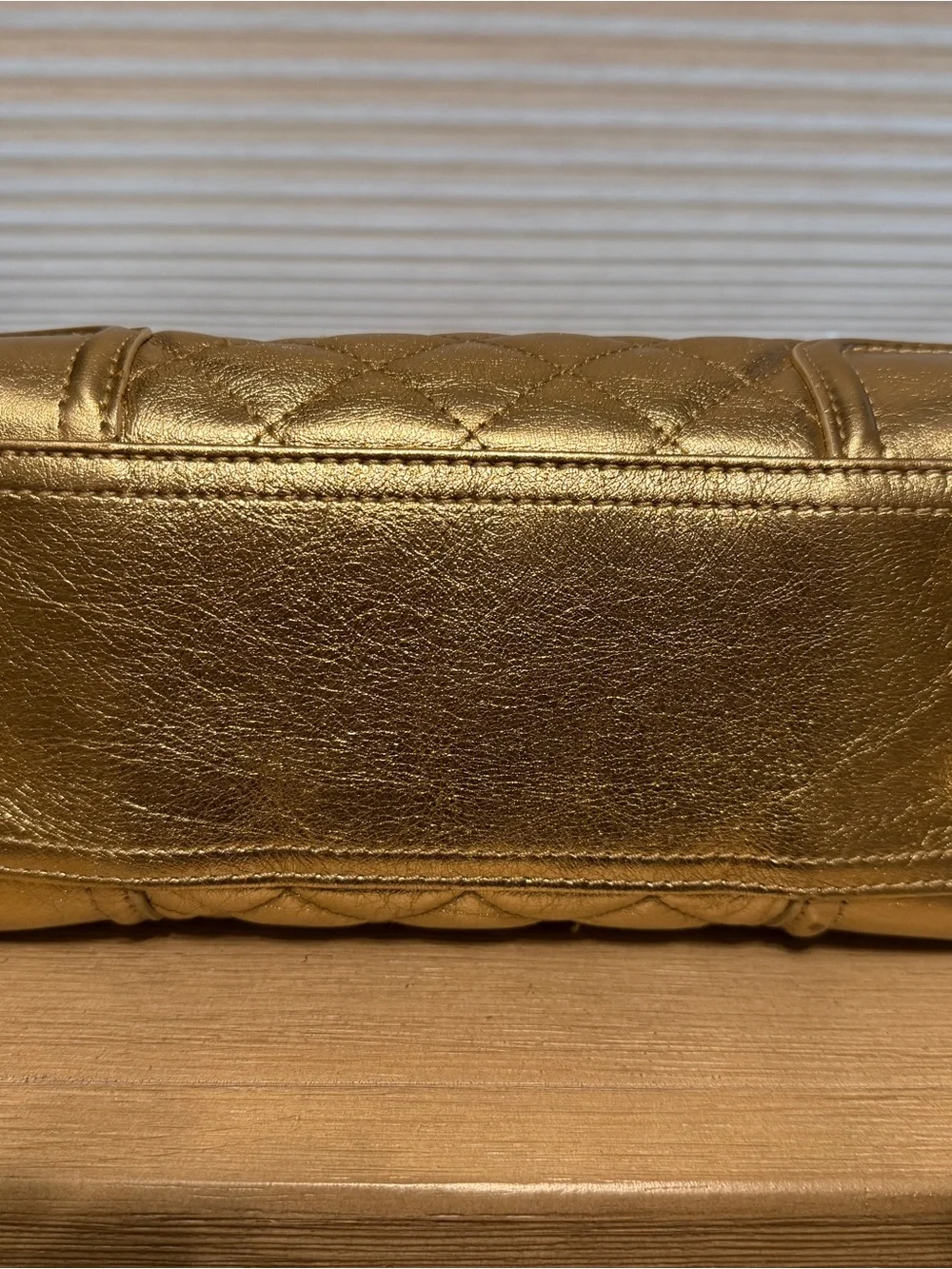 Authentic Burberry Manor Bag w Dustbag